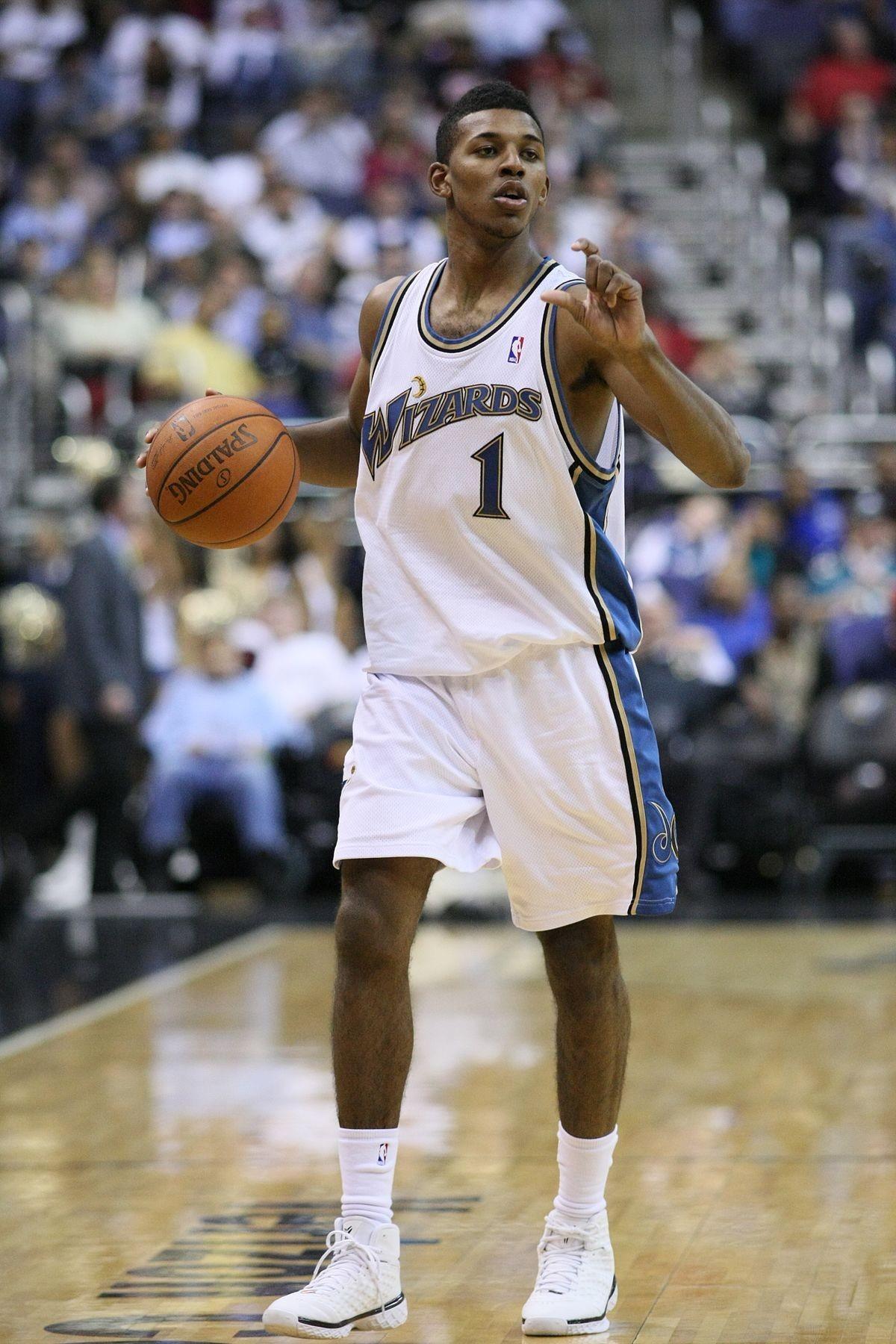 诺伊尔：乌尔比希一定会接替我的位置；我想慢慢考虑未来（诺伊尔肯定乌尔比希将接班，个人未来将从长计议）