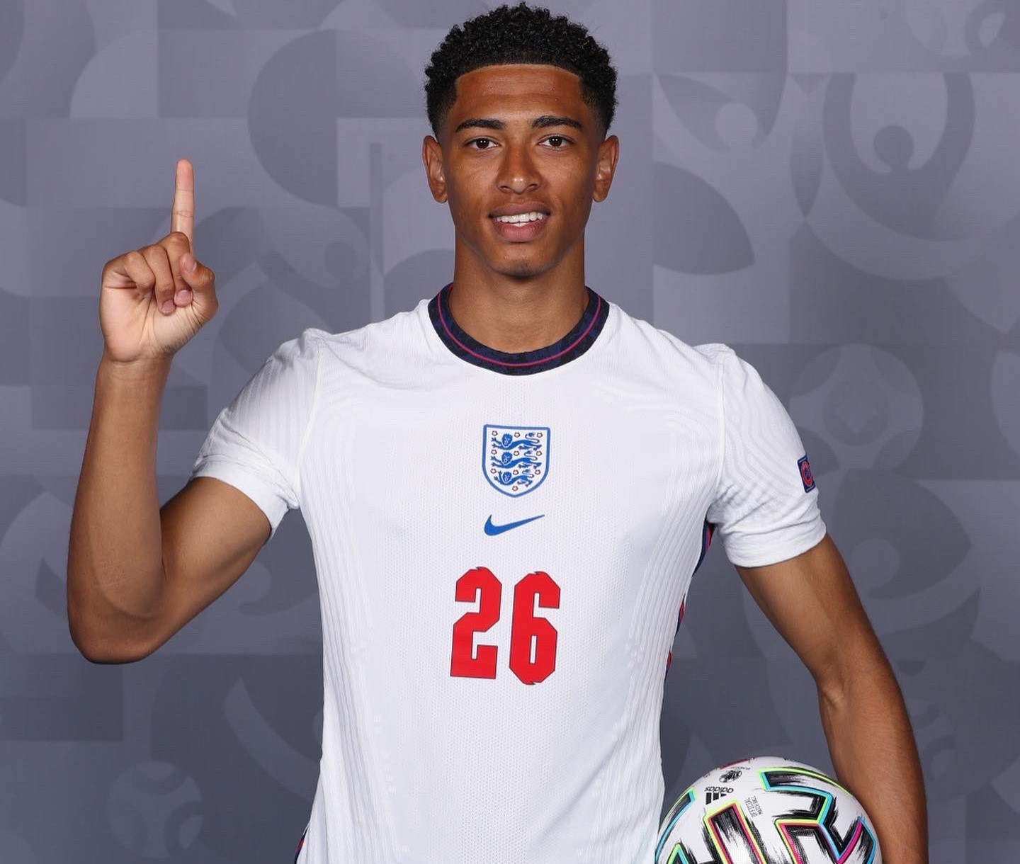 防守作用显著！本季戈贝尔在场时森林狼净效率+8.7 不在场时-3.2（戈贝尔在场效应明显：本季森林狼净效率+8.7，缺席时为-3.2）