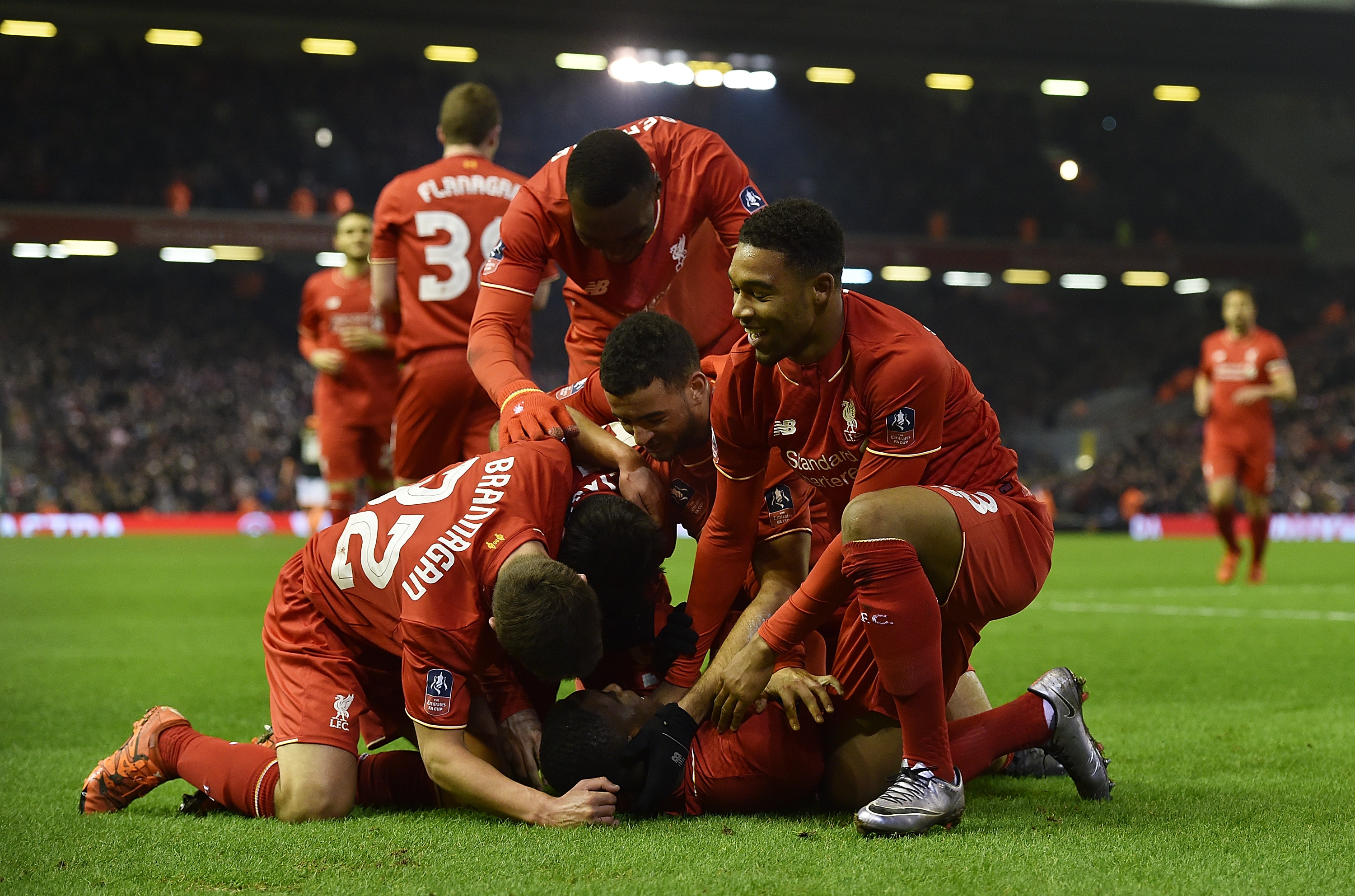 球队防守数据稳步提升（球队防守指标稳步上扬）