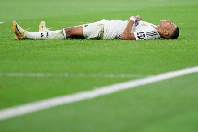 意超杯决赛战报：内雷斯双响，那不勒斯2-0博洛尼亚夺冠（意大利超级杯决赛：内雷斯梅开二度，那不勒斯2比0力克博洛尼亚捧杯）