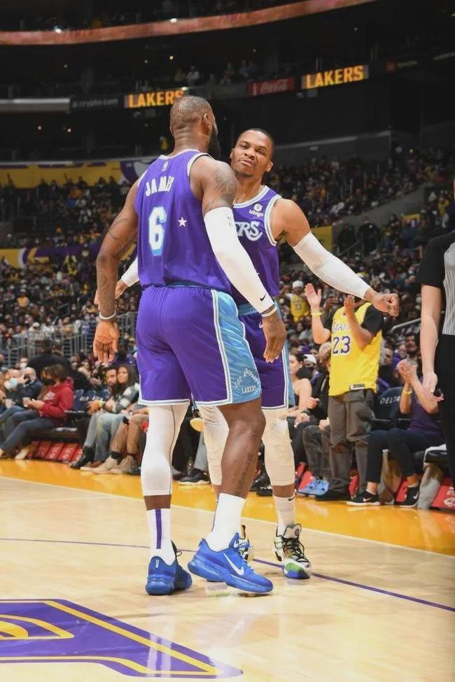 NBA伤病更新：杜兰特因伤缺席比赛,（NBA最新伤情：杜兰特因伤缺阵）