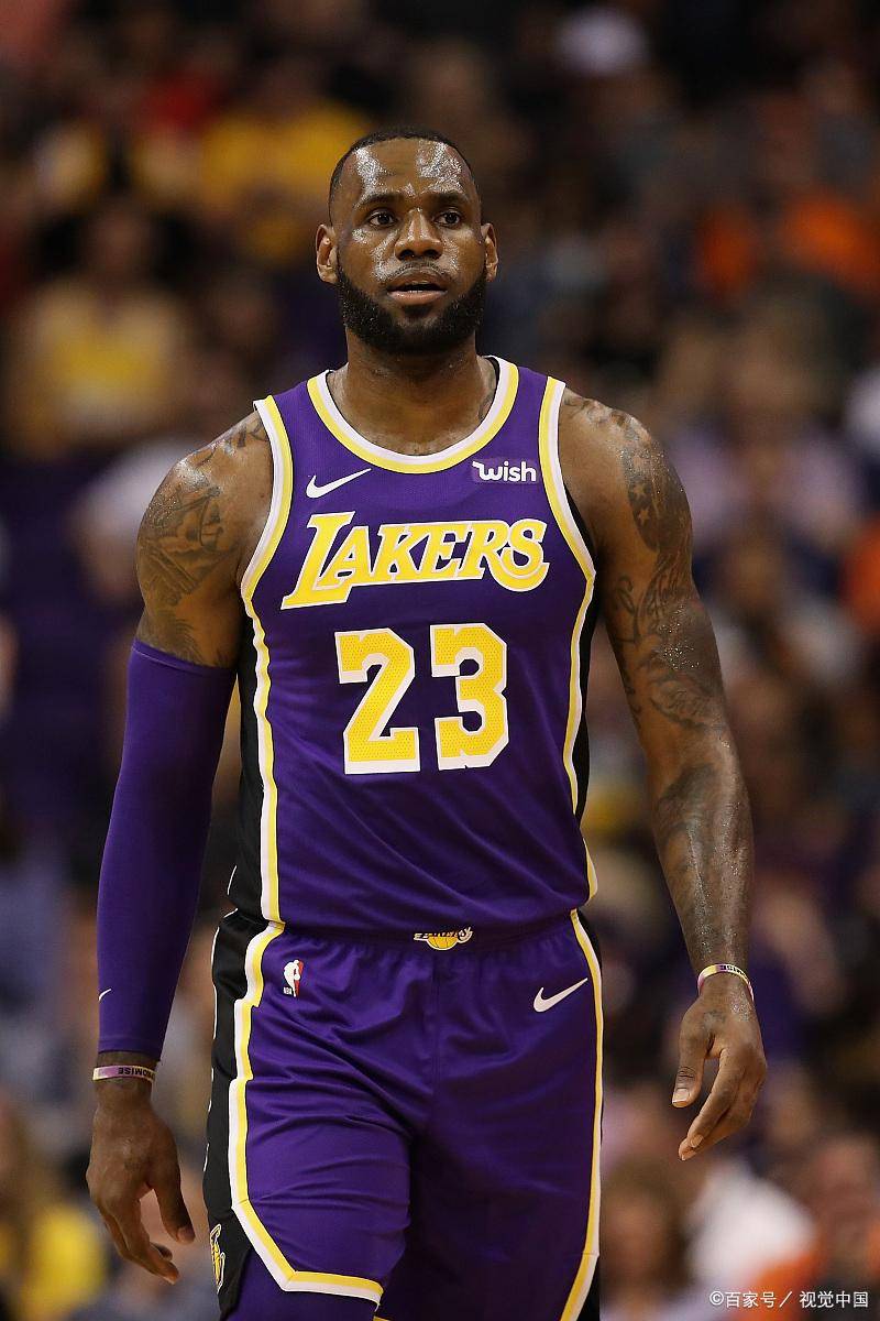 恩昆库转战意甲后表现低迷，转会费3700万欧元成“水漂”，难复巅峰状态。（恩昆库登陆意甲状态低迷，3700万欧转会费恐打水漂，难觅昔日巅峰）