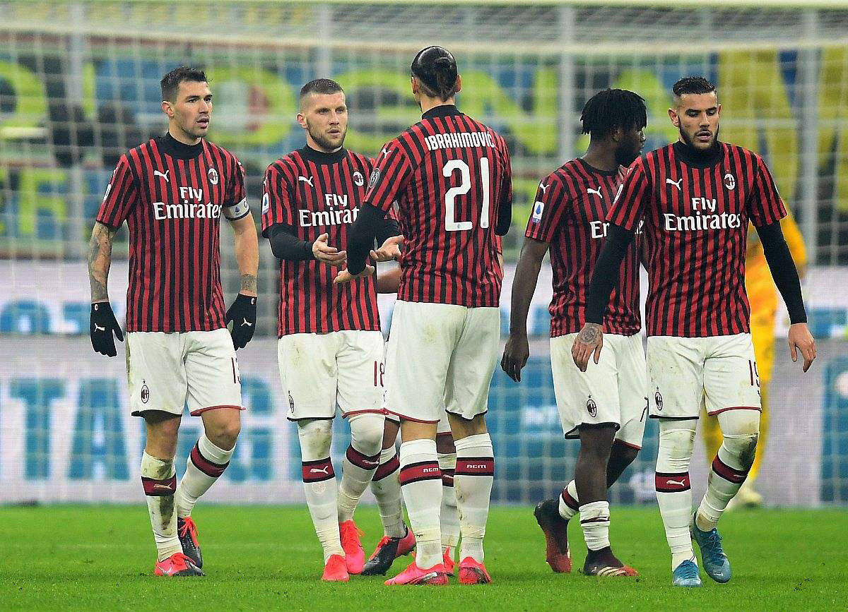 川超凉山队球员飞踹主裁，律师：或面临拘留、罚款和长期禁赛（川超凉山队球员脚踹主裁判，律师称或将面临拘留、罚款及长期禁赛）