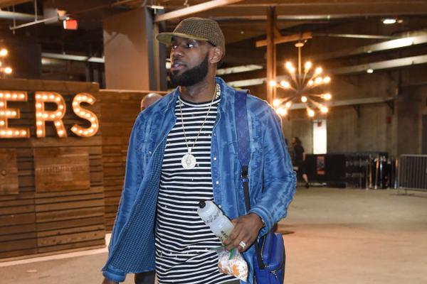 国米跟队：邓弗里斯已经更换经纪人，不再与门德斯合作（国米随队记者：邓弗里斯已换经纪人，已与门德斯终止合作）