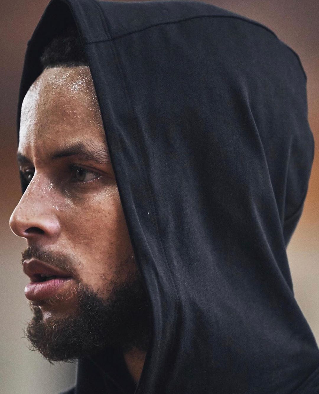 名宿：在我看来莱奥是边锋不是前锋；他配得上米兰10号球衣（名宿：莱奥是边锋非前锋，配得上米兰10号）