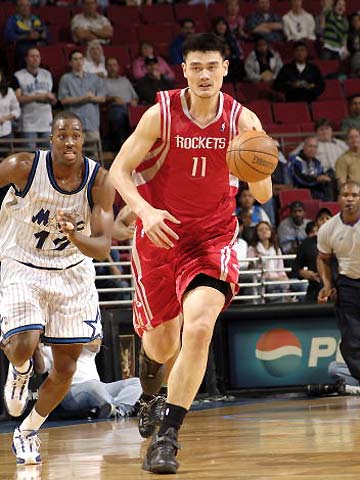 双状元双杀掘金！浓眉31+9对决约基奇 弗拉格33分准三双拒逆转（两状元联手击败掘金！浓眉31+9对飙约基奇，弗拉格33分准三双拒绝翻盘）