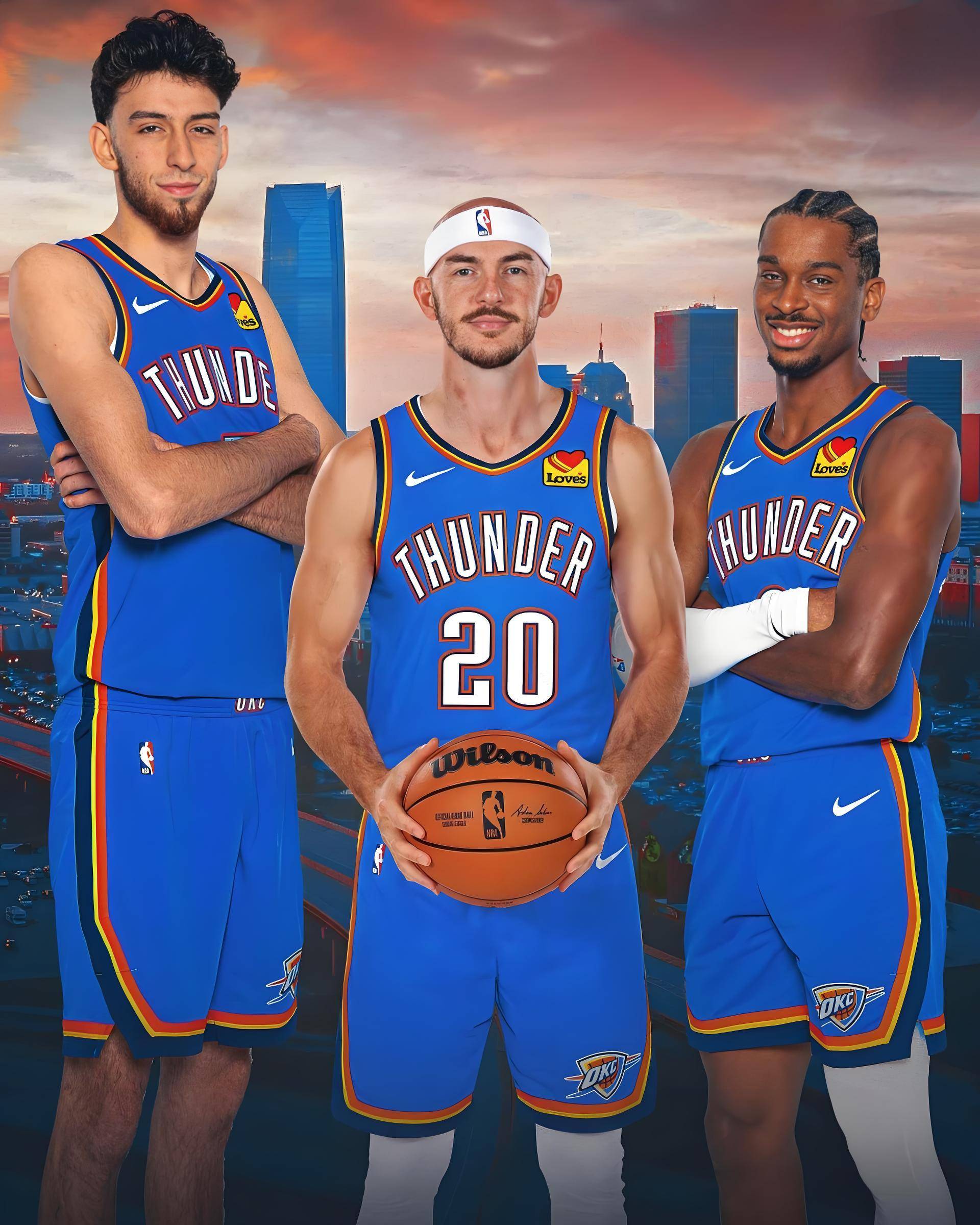 需要更加努力！阿莫林谈梅努：20岁在曼联做替补不丢人，亲属言行跟他无关（阿莫林评梅努：20岁在曼联坐板凳不丢脸，亲属言行不代表他，他仍需更努力）