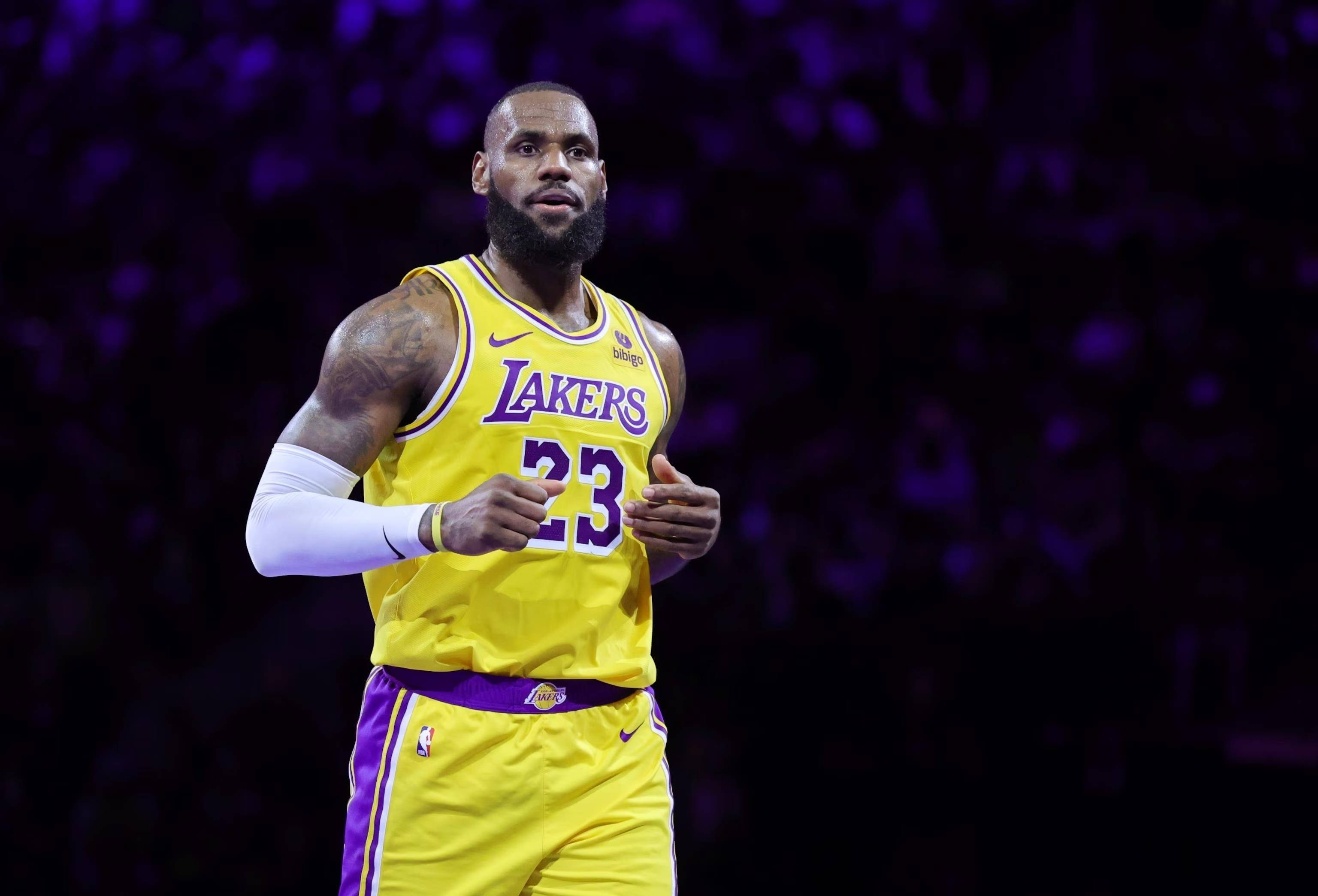 法媒：伤愈复出后难获信任，登贝莱与教练组关系变得紧张（法媒：复出难获信任，登贝莱与教练组关系日益紧张）