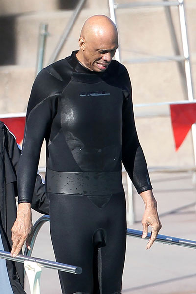 掘金约基奇三双末节爆发（掘金核心约基奇砍三双 末节火力全开）