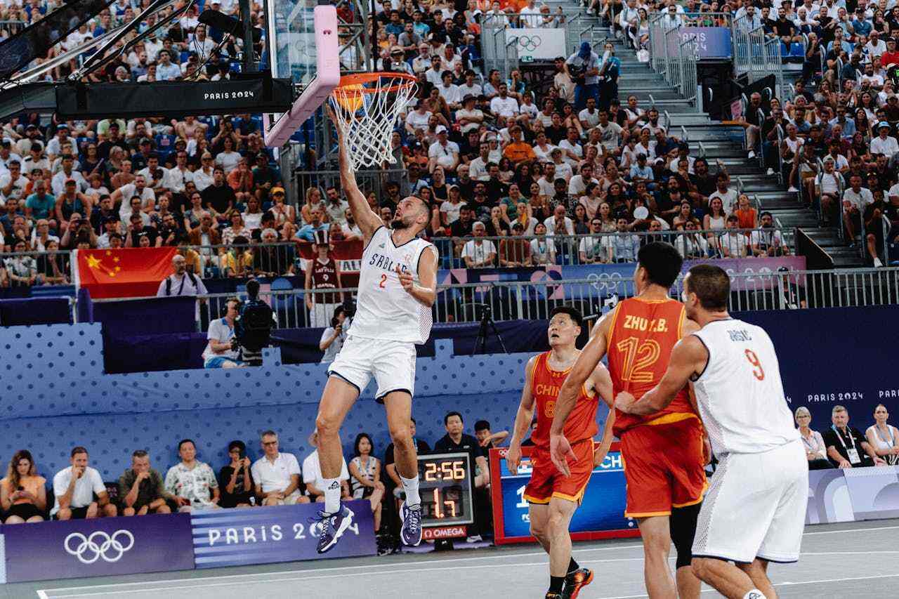 施洛特贝克批队友：大家各自为战，替补登场的球员还一直丢球（施洛特贝克怒斥队友：各打各的，替补出场屡屡丢球）