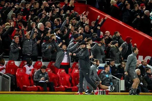 NBA：勇士主场狂胜灰熊 库里轰下45分（NBA：库里45分发飙，勇士主场大胜灰熊）