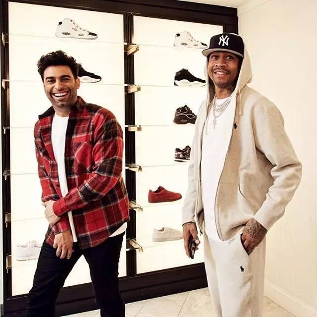 足球周刊：刘若钒曾想回成都却被徐正源拒绝，后获里卡多、穆斯卡特赏识（足球周刊：刘若钒曾欲回蓉遭徐正源否决，后获里卡多与穆斯卡特青睐）