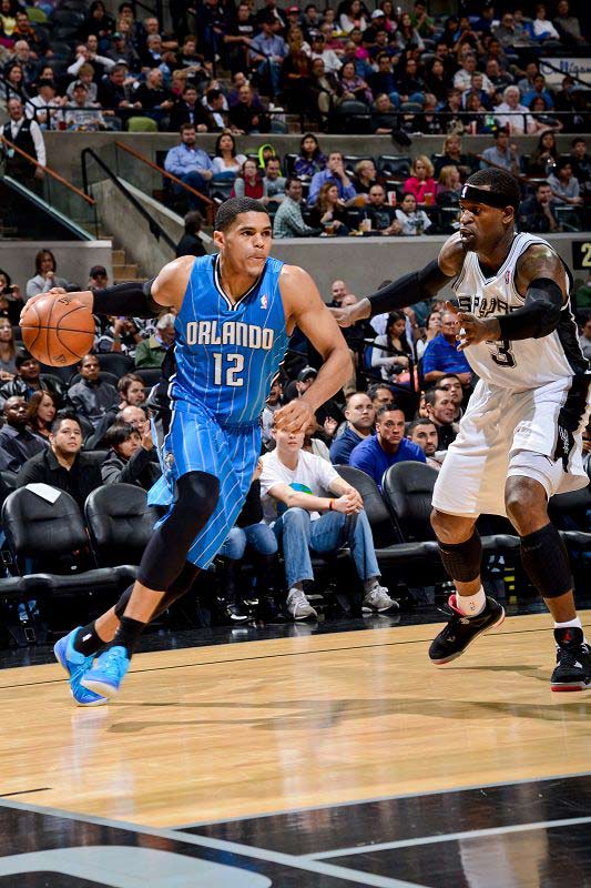 荷兰女国脚罗尔德公开谈论与女友恋情，两人曾因亲密照片受批评（荷兰女足国脚罗尔德谈与女友恋情：亲密合照曾惹争议）