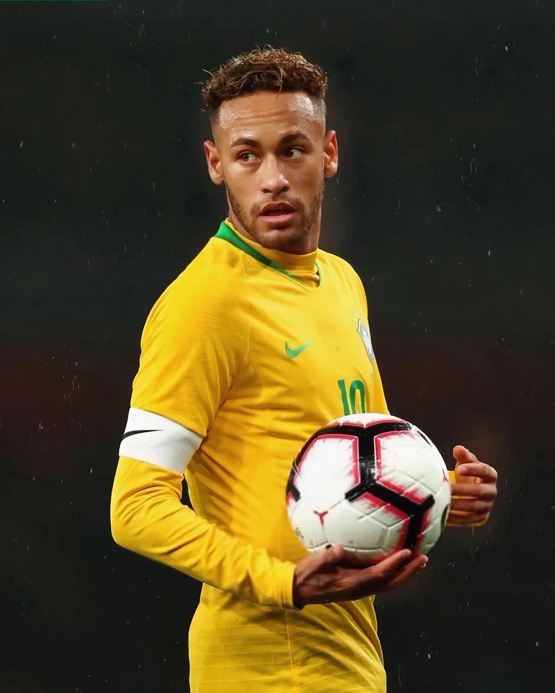 半场战报：维罗纳0-1帕尔马，马特奥-佩莱格里诺破门（半场简报：帕尔马1-0领先维罗纳，马特奥-佩莱格里诺建功）