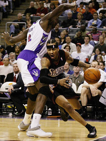 奎因五项基础数据均排在本届新秀前五，总助攻第一（奎因五大基础数据全部跻身本届新秀前五，助攻总数领跑）