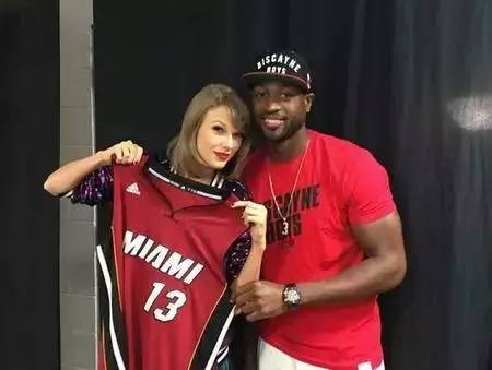 意甲登顶！让2追3 米兰3-2客胜都灵反超两强 普利西奇替补双响（逆转登顶意甲！米兰客场3-2击退都灵反超双雄 普利西奇替补梅开二度）