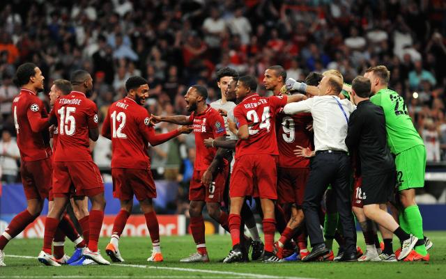 湖人浓眉哥篮下统治力助球队获胜（浓眉禁区称王，助湖人拿下胜利）