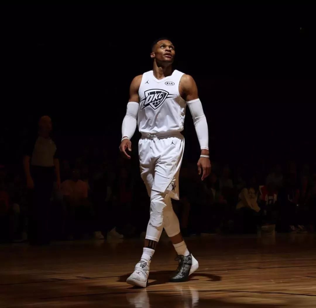 马刺过去10场只有1个主场&已奔波20天 后面还有年度牛仔之旅等着（马刺近10战仅1个主场，已奔波20天，前方还有一年一度的牛仔之旅）