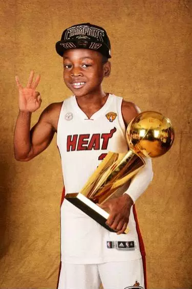 若日尼奥代表弗拉门戈赢下南美解放者杯，生涯再添重要冠军（若日尼奥随弗拉门戈夺解放者杯，职业生涯再添重磅荣誉）