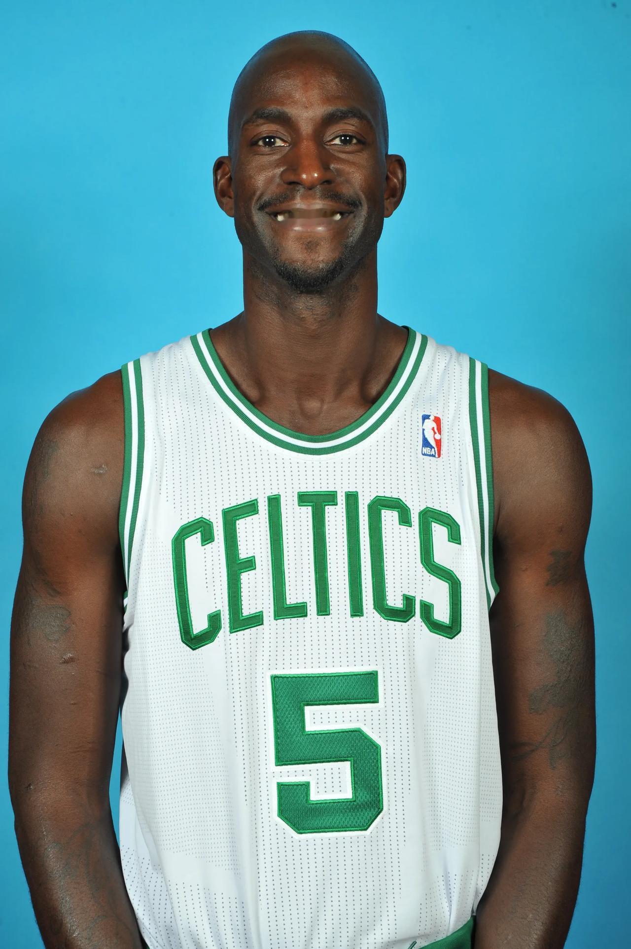 记者：狼队和塞维谈妥1700万欧签胡安卢，但球员想去那不勒斯（记者：狼队已与塞维利亚谈妥1700万欧引进胡安卢，但球员更倾向加盟那不勒斯）