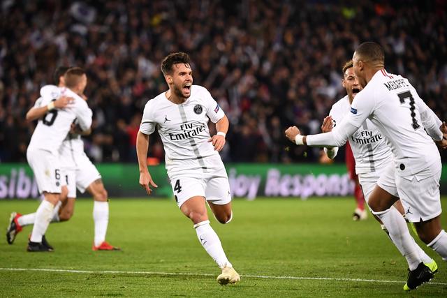 率队晋级美职联1／4决赛后，梅西现场观看儿子训练（带队闯入美职联八强后，梅西现场旁观儿子训练）